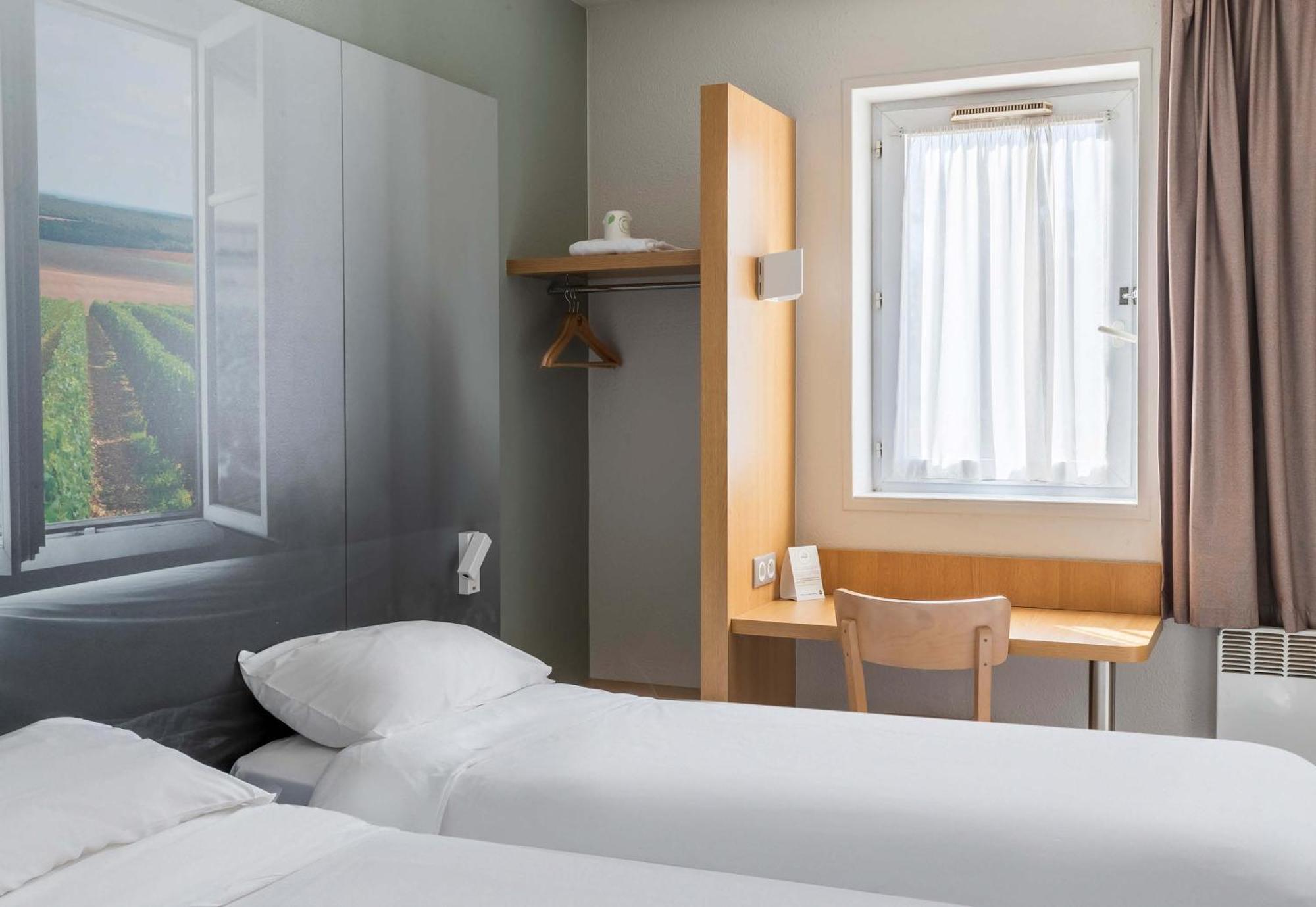 B&B Hotel Bourges 1 Bagian luar foto
